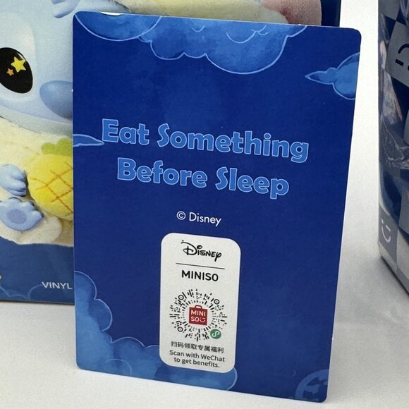 MINISO x Disney Stitch Eat Something Before Sleep Vinyl Plush - Crispy Pizza - Picture 4 of 5
